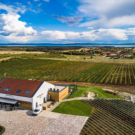Dobosi Birtokkoezpont Bed and Breakfast Szentantalfa Exteriör bild