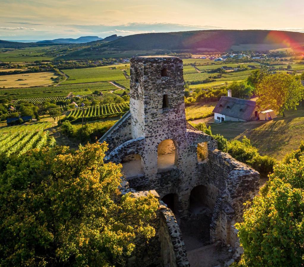 Dobosi Birtokkoezpont Bed and Breakfast Szentantalfa Exteriör bild